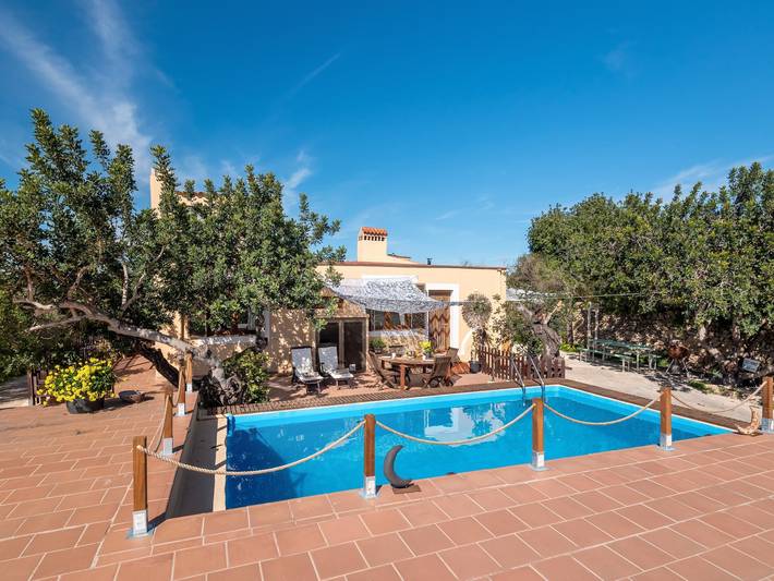 Ferienhaus für 4 Personen, mit Pool und Meerblick sowie Garten, kinderfreundlich in Llucmajor