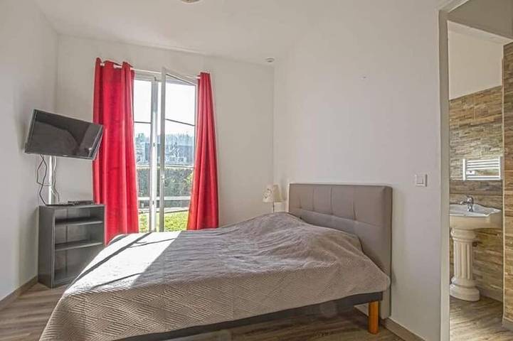 Location de vacances pour 18 personnes, avec jardin et terrasse à Sainte-Honorine-des-Pertes - 3
