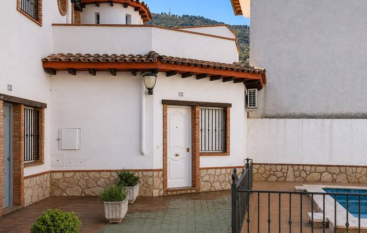 Gemütliche 2-Zimmer-Wohnung mit Pool und Terrasse, 200 m vom Arroyo Frío Center entfernt in Arroyo Frío, La Iruela