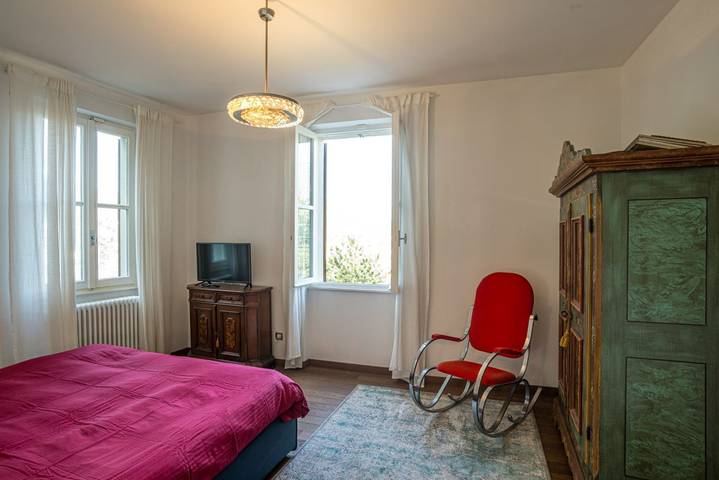 Appartamento intero, Guesthost - Spazioso apt in villa con giardino! in Como, Lago di Como