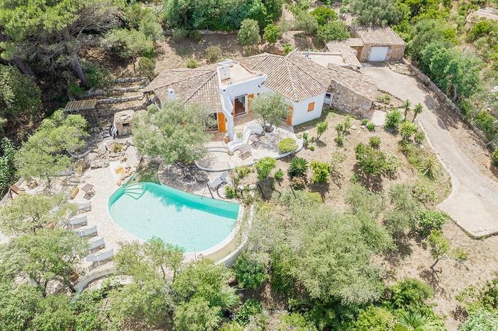 Villa pour 7 personnes, avec terrasse ainsi que jardin et piscine à Bonifacio