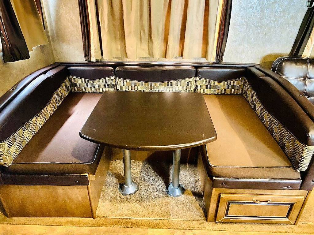 Camping for 6 Guests in Virginia, USA