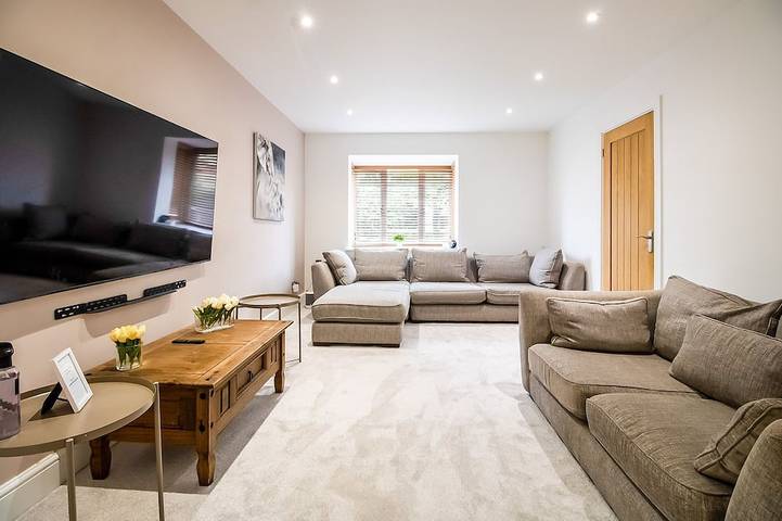 Glamping for 7 people, with garden in Milton Keynes