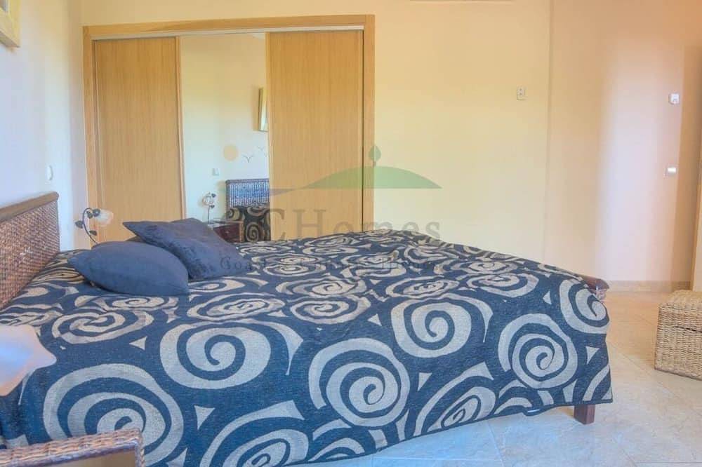 Wonderful villa with beautiful view of the mountains in Faro, Faro Distrikt