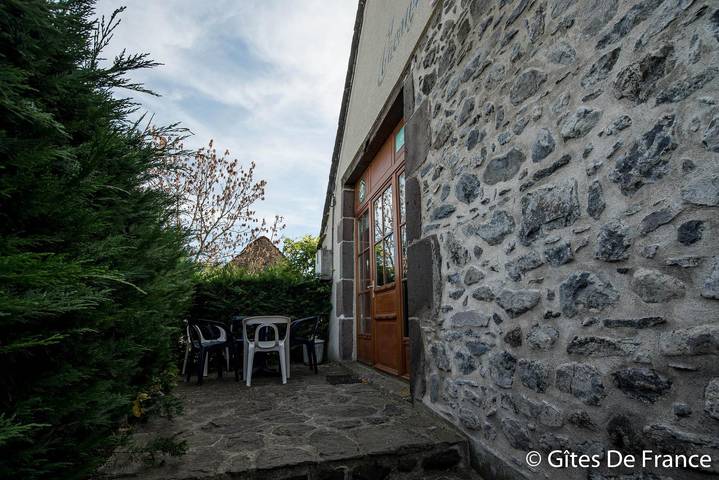 Gîte pour 5 personnes, avec jardin à Besse-et-Saint-Anastaise - 2