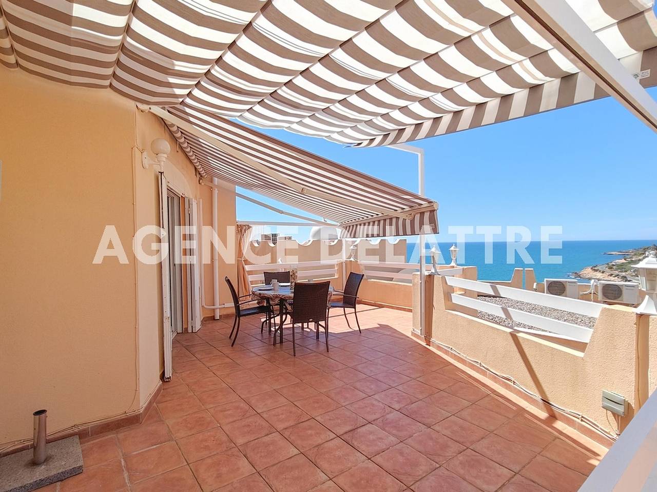Apartamento entero, Gran Dúplex 3 Dormitorios con Aire Acondicionado in Peñíscola, Costa del Azahar