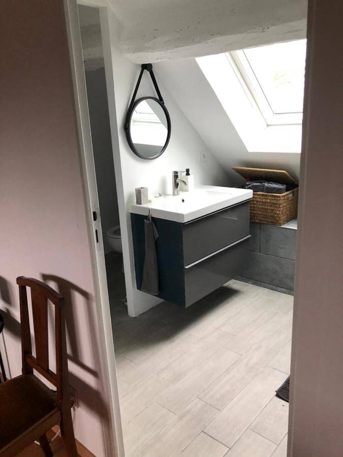 Appartement de vacances entier, Grande chambre avec salle de bain et Wc privés in Pontgouin, Région de Chartres