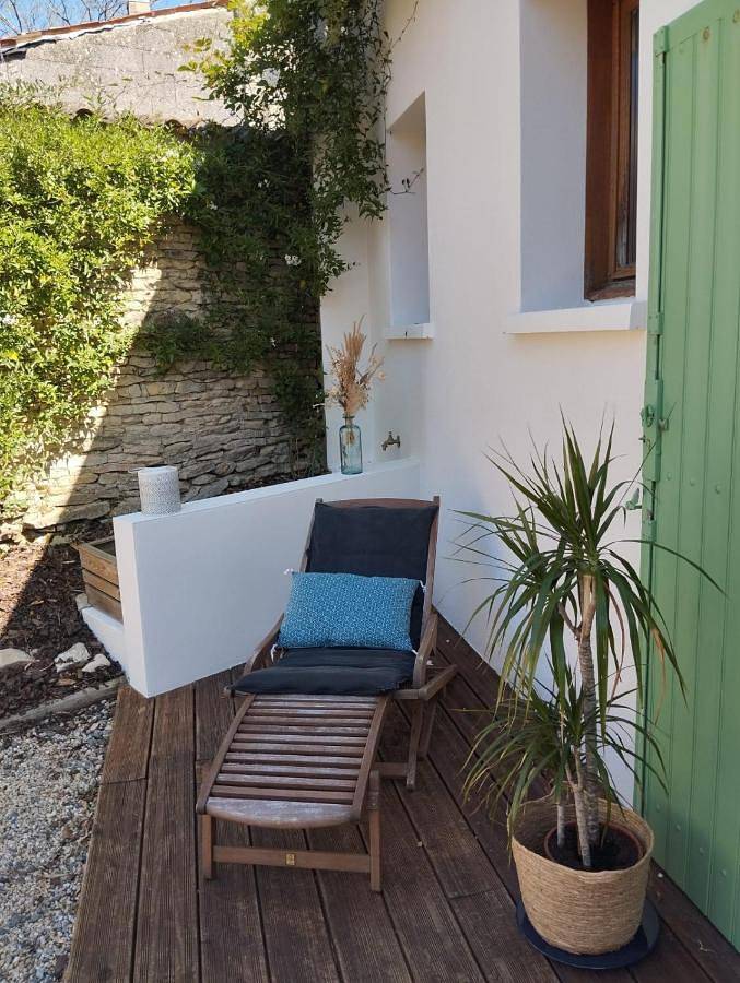Location de vacances pour 2 personnes, avec terrasse à Arçais - 3