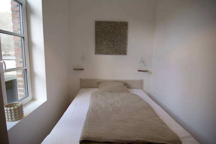 Ganze Wohnung, Kernsanierte Altbauwohnung im Herzen Ratingens mit sehr guter Anbindung in Ratingen, Kreis Mettmann