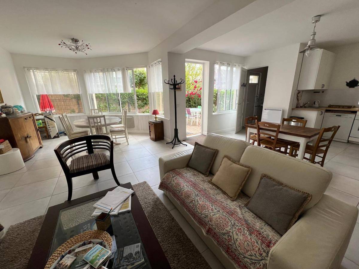 Three-Bedroom House in Ouistreham, Région de Caen