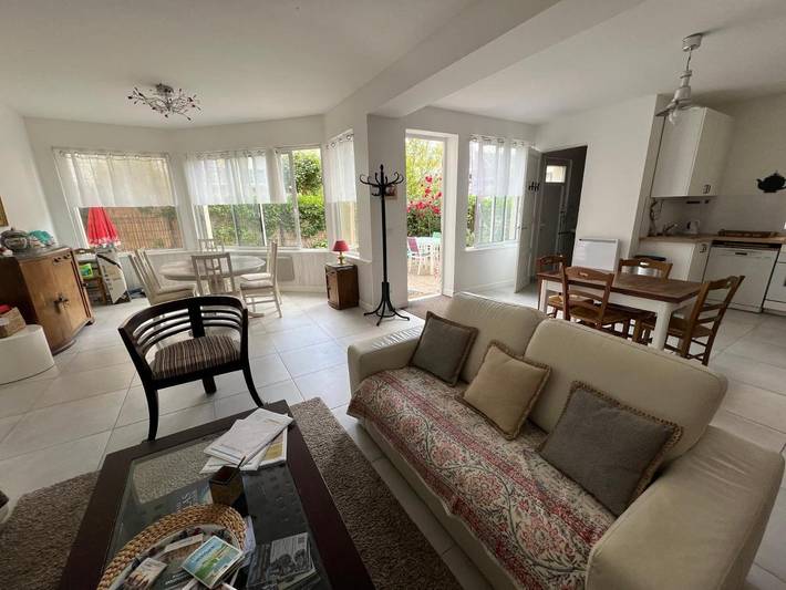 Gîte pour 8 personnes, avec terrasse dans Office De Tourisme De Ouistreham
