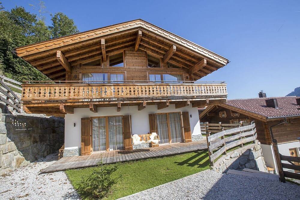 Modern familiechalet, huisdiervriendelijk, sauna, uitzicht op de bergen in Bramberg am Wildkogel, Pinzgau
