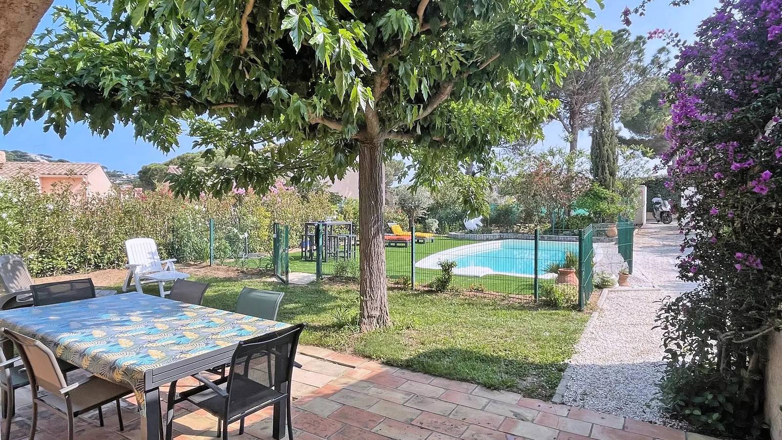 Huis T4 - 6 personen - Privé zwembad - Airconditioning - Wifi - Dichtbij centrum - Sainte Maxime - Gerangeerd 3* in Sainte-Maxime, Middellandse Zeekust (Frankrijk)