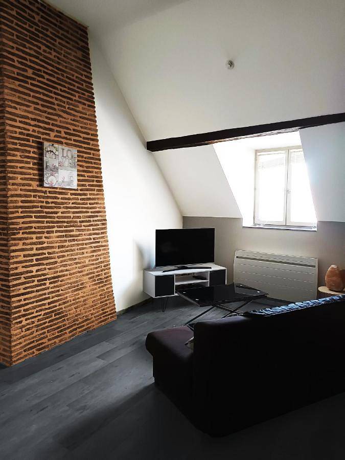 Appartement entier, One-Bedroom Apartment in Mirebeau-sur-Bèze, Région de Dijon