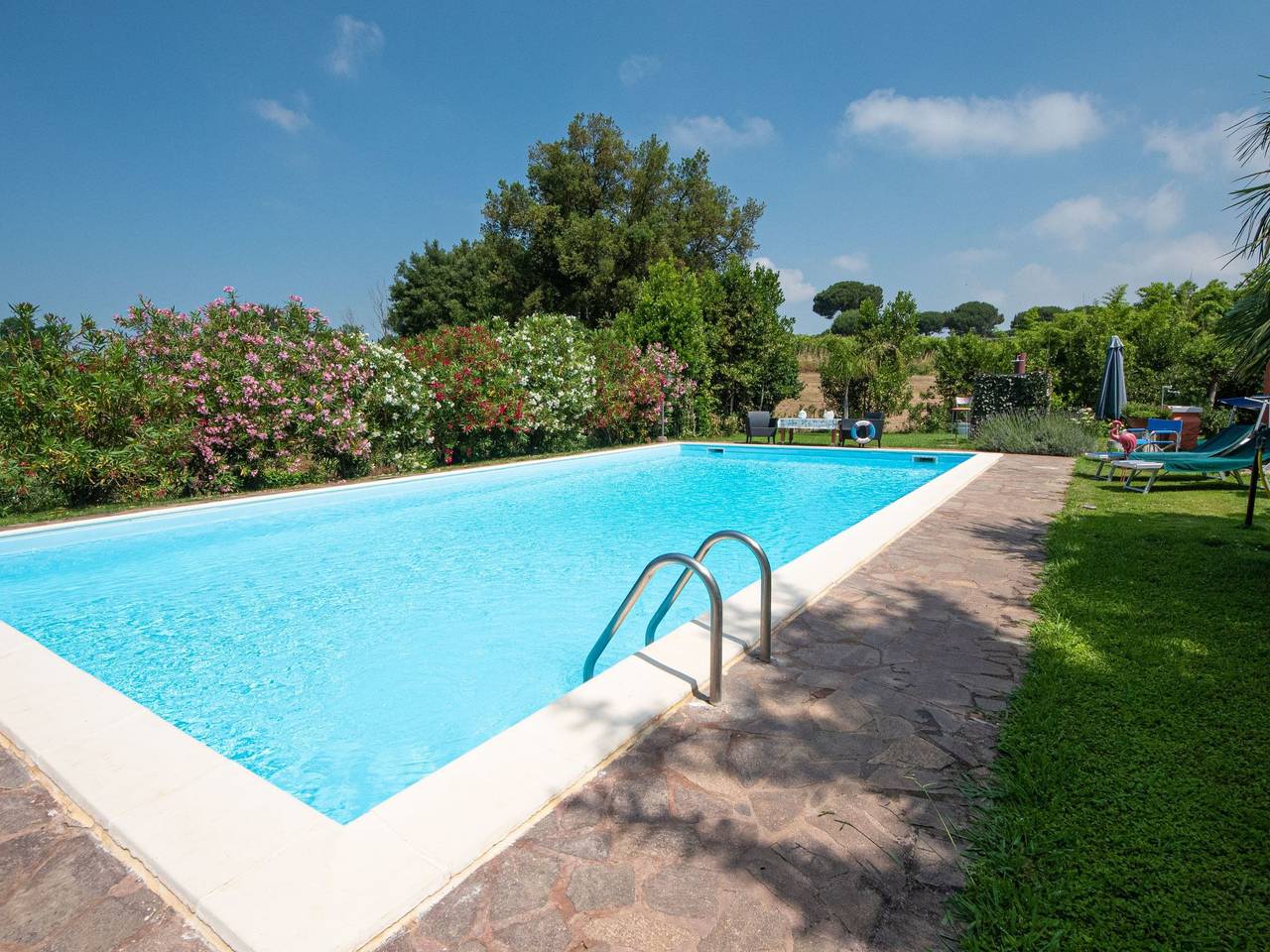 Oleandri Ferienhaus mit privatem Pool in Nettuno, Provincia de Roma