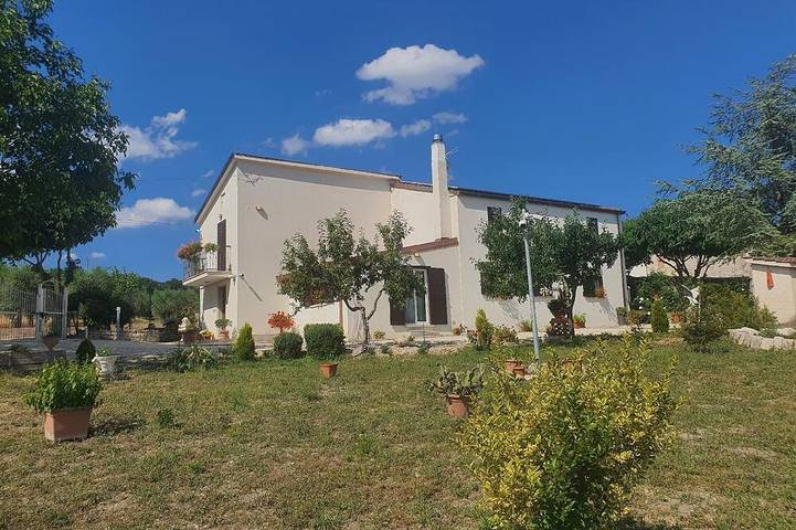 Ferienwohnung für 5 Personen, mit Garten in Molise