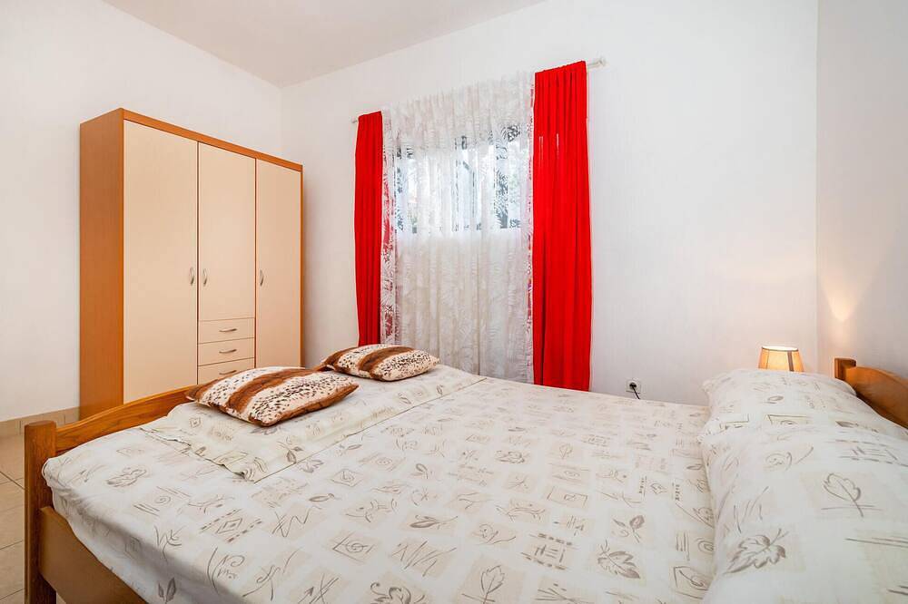 Ganze Wohnung, Atemberaubende 1-Zimmer-Wohnung in Jasenice in Maslenica, Zadar