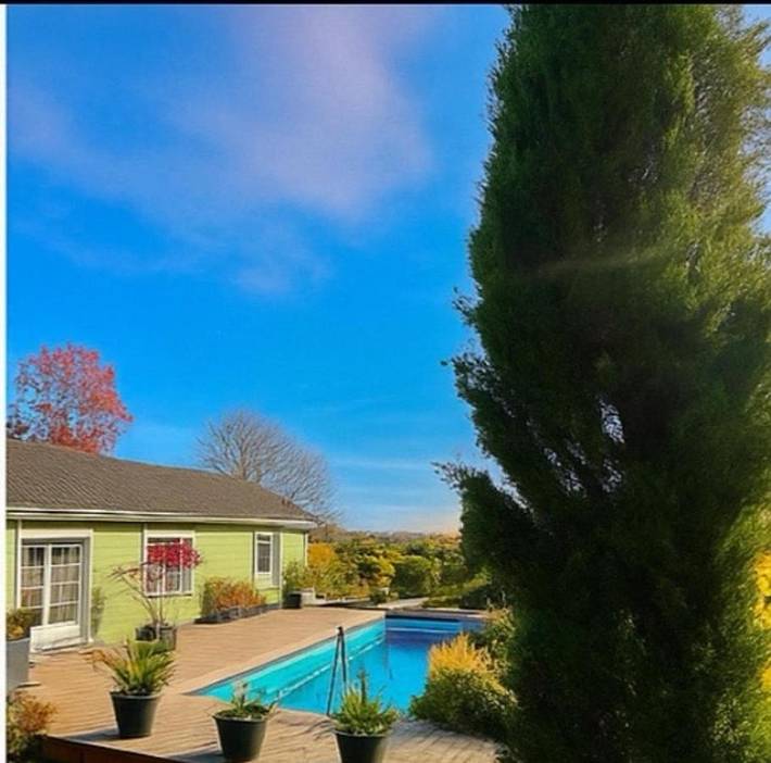 Location de vacances pour 4 personnes, avec piscine ainsi que jacuzzi et jardin à Les Champeaux - 2