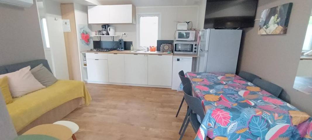 Camping pour 4 personnes, avec sauna ainsi que jardin et piscine, adapté aux familles à Saint-Denis-d'Oléron - 2