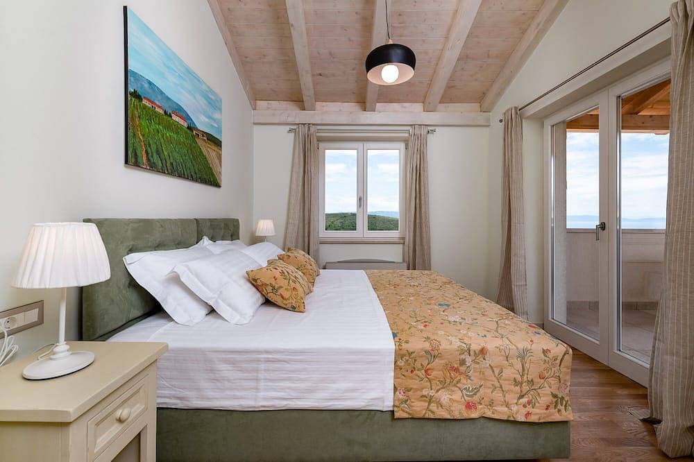 Villa Luna - 4 bedrooms with private pool and kids pool in Kavran, Südküste Istrien
