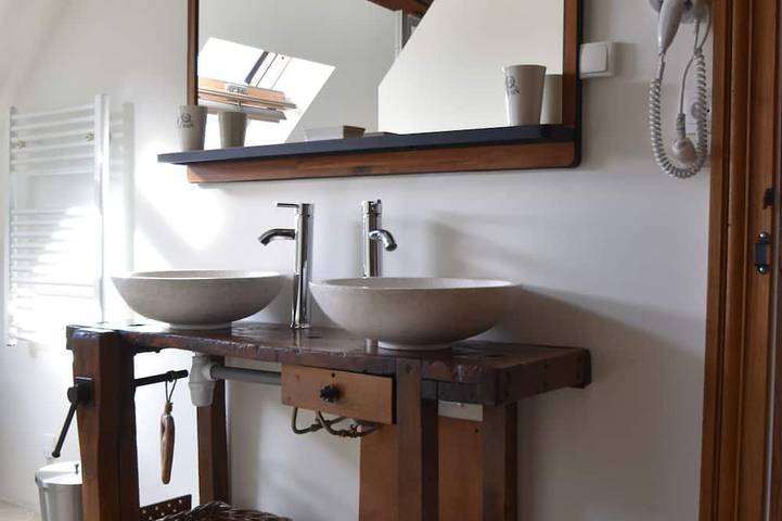 Gite de charme en Champagne avec piscine intérieure chauffée in Esternay, Marne