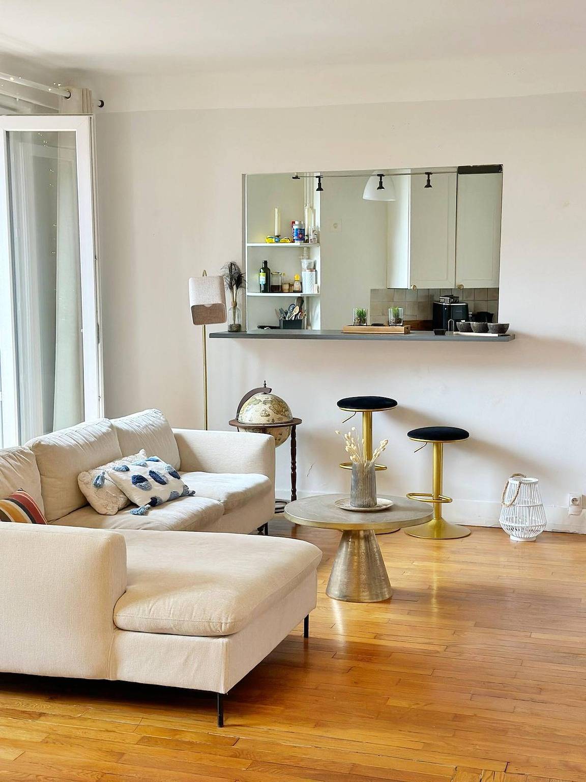 Appartement entier, Charmante retraite parisienne avec vue sur la Tour Eiffel in Paris, Île de France