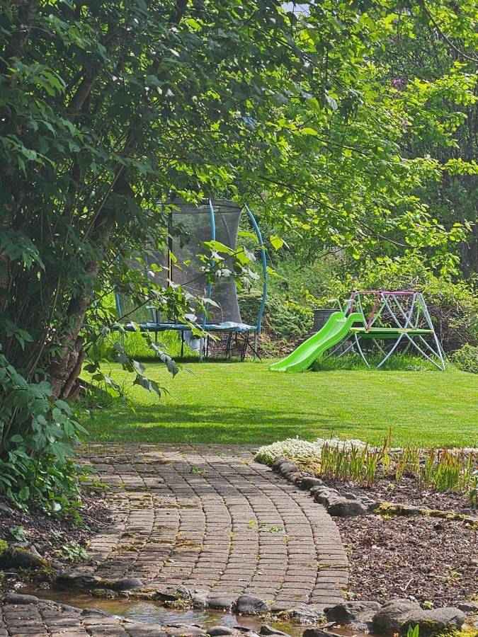 Gîte pour 10 personnes, avec vue ainsi que jardin et sauna, adapté aux familles à Troistorrents - 2