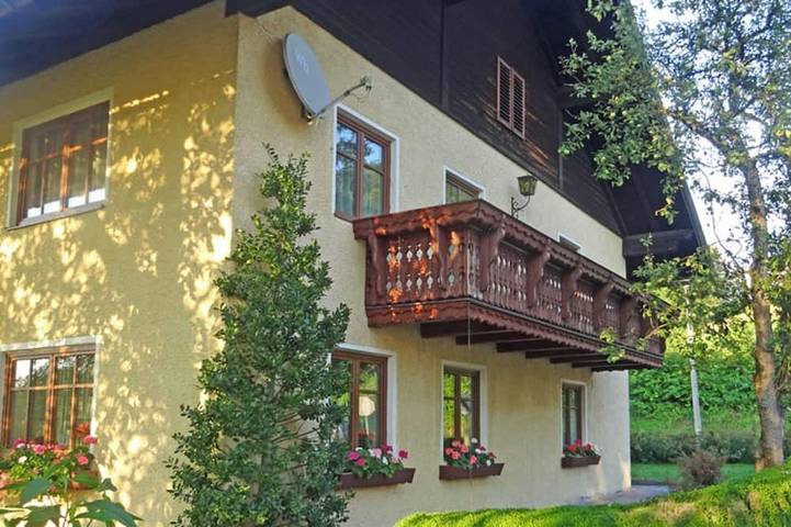 Ferienwohnung für 3 Personen, mit Balkon und Garten in Steinbach am Attersee