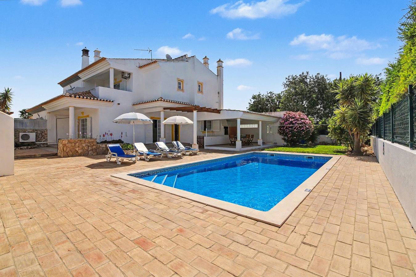 Villa 'Cordyline' com Piscina Privada, Wi-Fi e Ar Condicionado in Guia, Distrito de Faro