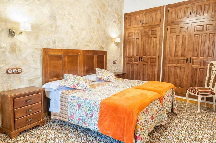 Casa rural para 14 personas, con vistas al lago además de vistas y terraza, Se admiten mascotas en Tolosa (Alcalá del Júcar) - 4