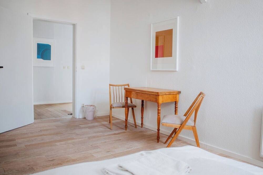Ganze Wohnung, Ferienwohnung für bis zu 10 Personen im Stadtzentrum mit großer Wohnküche in Gera, Ostthüringen