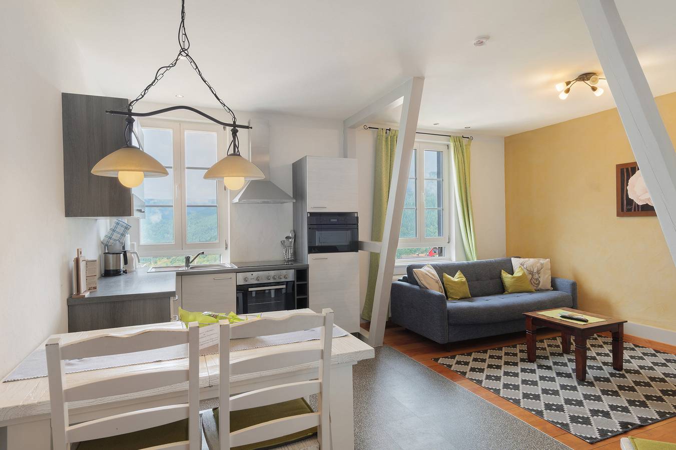 Ganze Wohnung, Apartment 'Groß' mit gemeinsamer Terrasse, gemeinsamem Garten und Wlan in Forbach, Nordschwarzwald