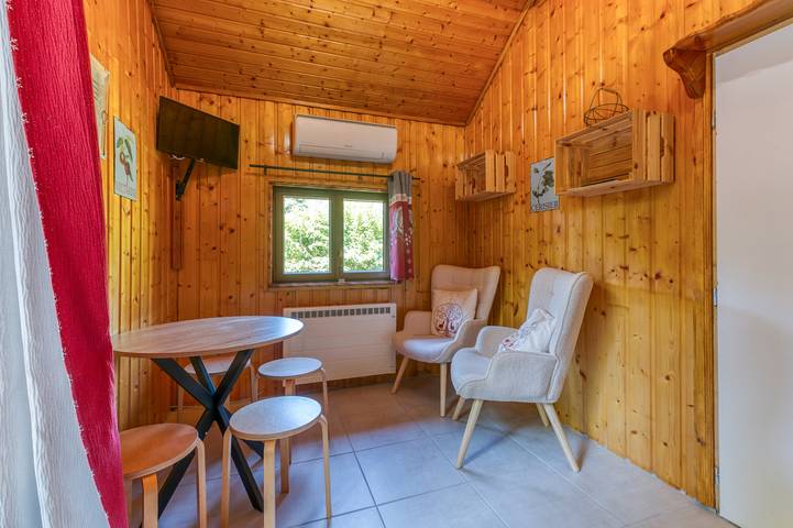 Chalet pour 2 personnes, avec sauna, animaux acceptés dans l' Isère - 4