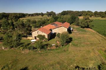 Gîte pour 4 personnes, avec terrasse et jardin dans Suris