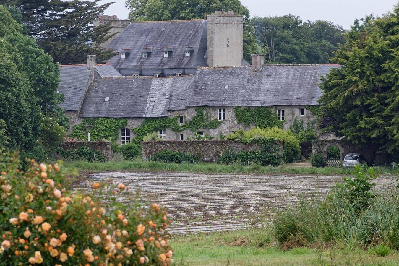 Maison de vacances « Manoir De Kerhir » avec jardin privé et Wi-Fi in Trédarzec, Côte de Granit Rose