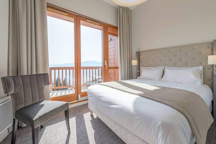 Hôtel pour 4 personnes, avec piscine ainsi que sauna et jacuzzi