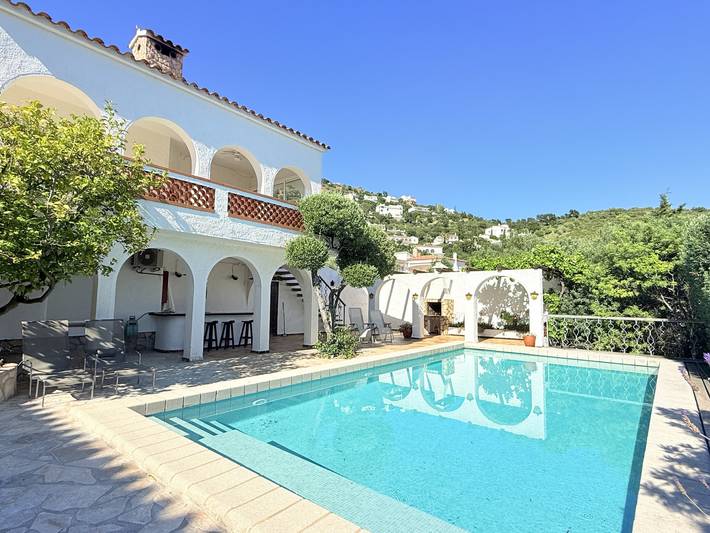 Villa für 6 Personen, mit Garten und Terrasse in Roses