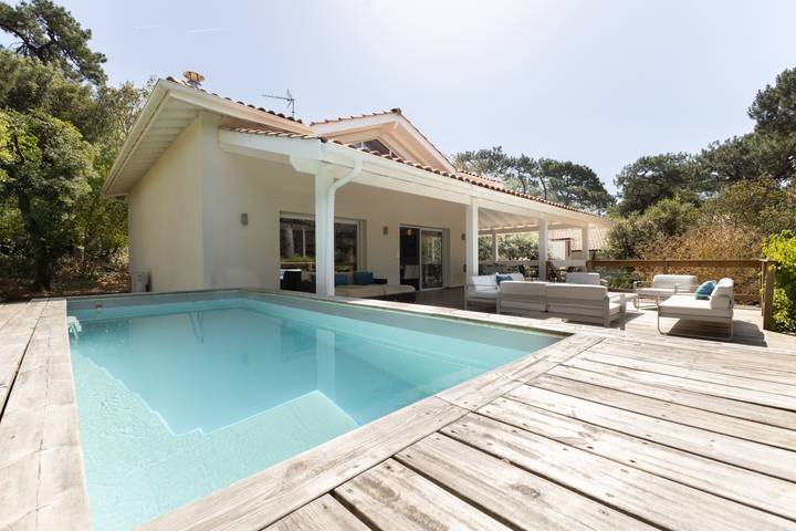 Villa pour 10 personnes, avec Terrasse ainsi que Jardin et Piscine dans Pyla-sur-Mer