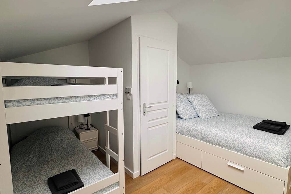 Maison Pilotis 6 pers - Sea - Railway station - Walking distance to the center in Les Moutiers-en-Retz, Côte de Jade