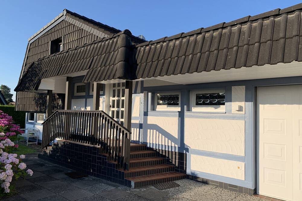 Großzügiges Ferienhaus,strandnah, Wlan, Haustiere willkommen, ruhige Wohngegend in Burhave, Butjadingen