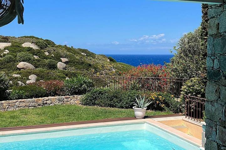 Villa pour 14 personnes, avec balcon et jardin à Lumio
