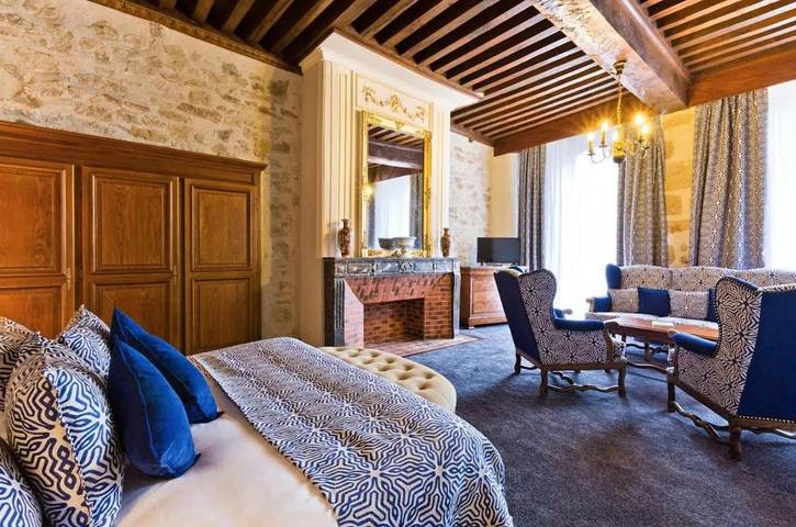 Hôtel pour 6 personnes, avec jardin et piscine à Bourbon-l'Archambault - 4