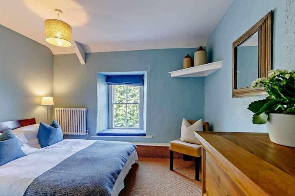 Ostlers - beautiful former Coaching Inn with parking and late Sunday checkout. in Burford, Oxfordshire