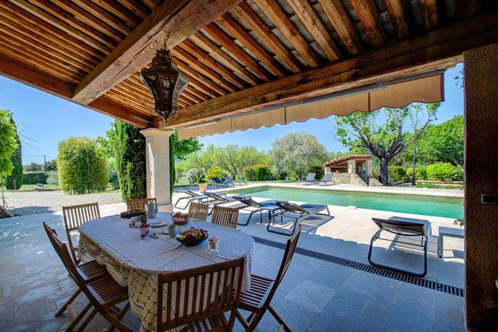 Chambre d’hôte pour 4 personnes, avec vue ainsi que piscine et jardin, adapté aux familles à Cucuron - 3