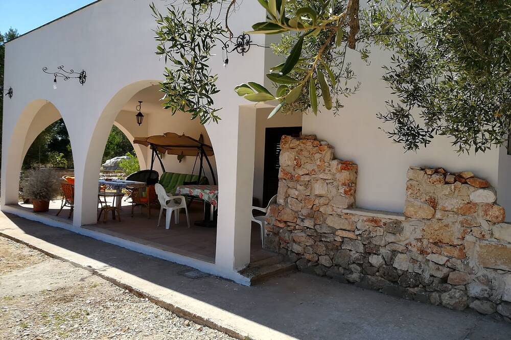 Villa Raffaela ( riserva marina di Torre Guaceto ) tra mare ed Ulivi secolari in San Vito dei Normanni, Salento