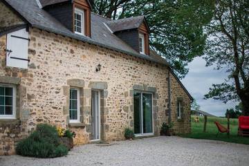 Gîte pour 7 personnes, avec jardin à Saint-Léonard-des-Bois
