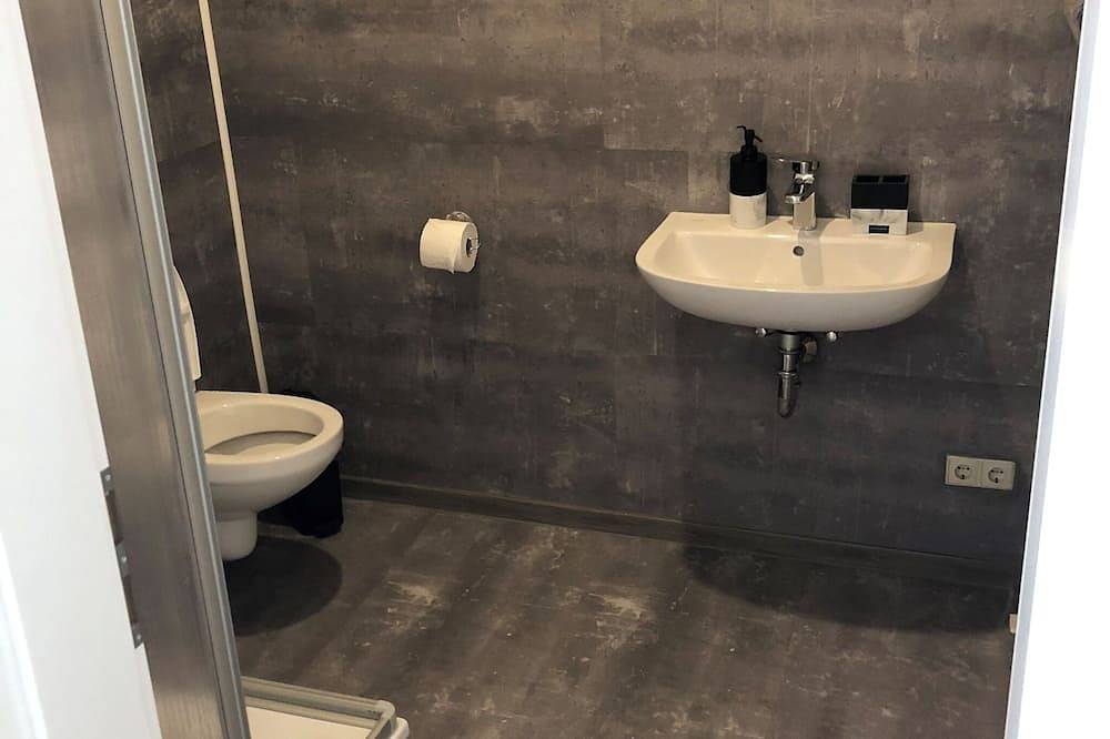 Ganze Wohnung, Zwei-Zimmer-Appartement 35qm im Obergeschoss in Bad Königshofen i.Grabfeld, Rhön-Bayern