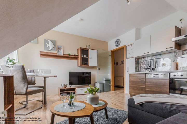 Ferienwohnung für 2 Personen, mit Terrasse und Garten in Hooksiel - 2