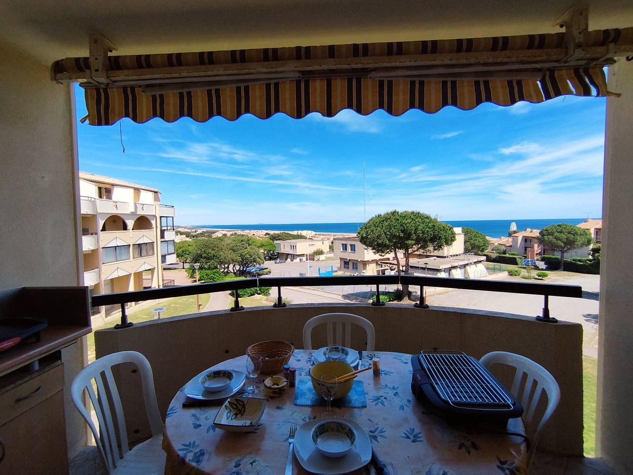 Entire apartment, T2 Apartment Sea View - Parking - 4 Pers - Saint-Pierre-la-Mer in Saint Pierre la Mer, Fleury