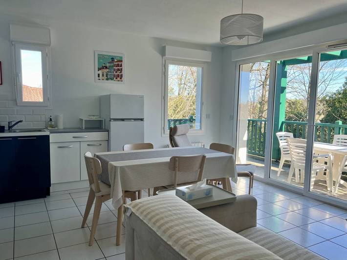 Appartement entier, Appartement confortable 2P avec balcon et parking à Cambo-les-Bains in Cambo-les-Bains, Région de Bayonne